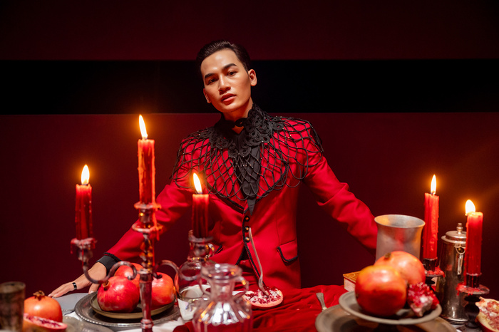 Ali Hoàng Dương ra mắt MV ca khúc 'Thiêu thân' hợp tác cùng nhạc sĩ Khắc Hưng