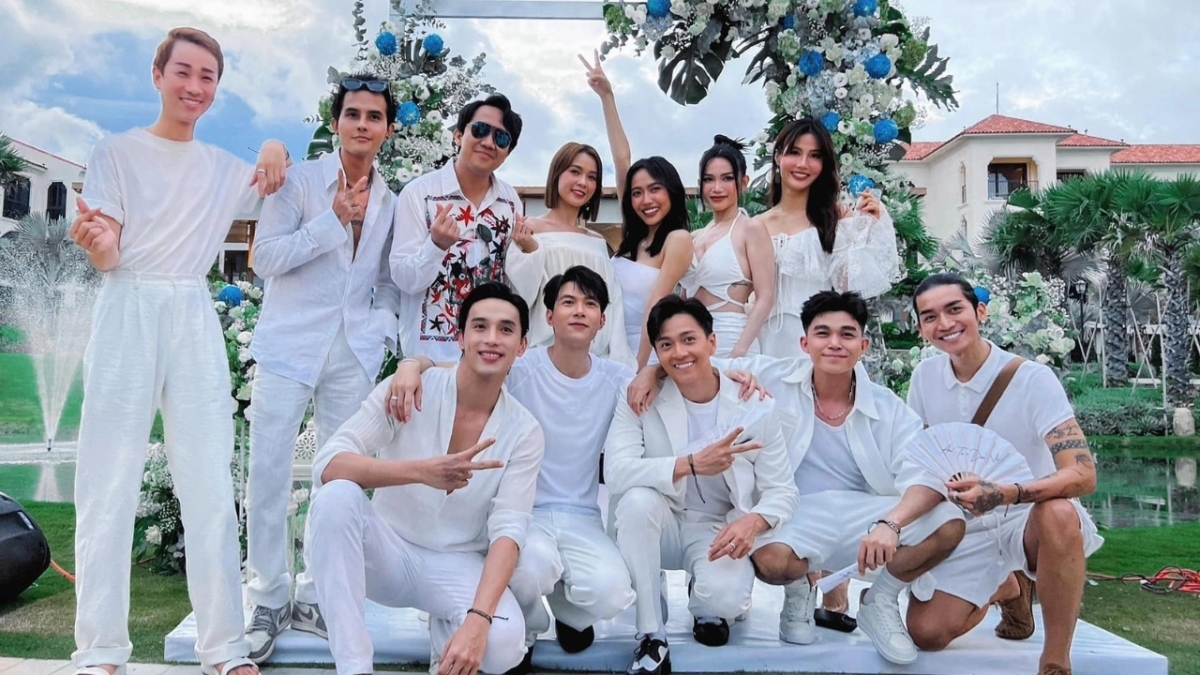 Ngày 9/10, nhiều nghệ sĩ đã có mặt ở Phan Thiết để tham dự buổi tiệc pre-wedding của Anh Tú và Diệu Nhi
