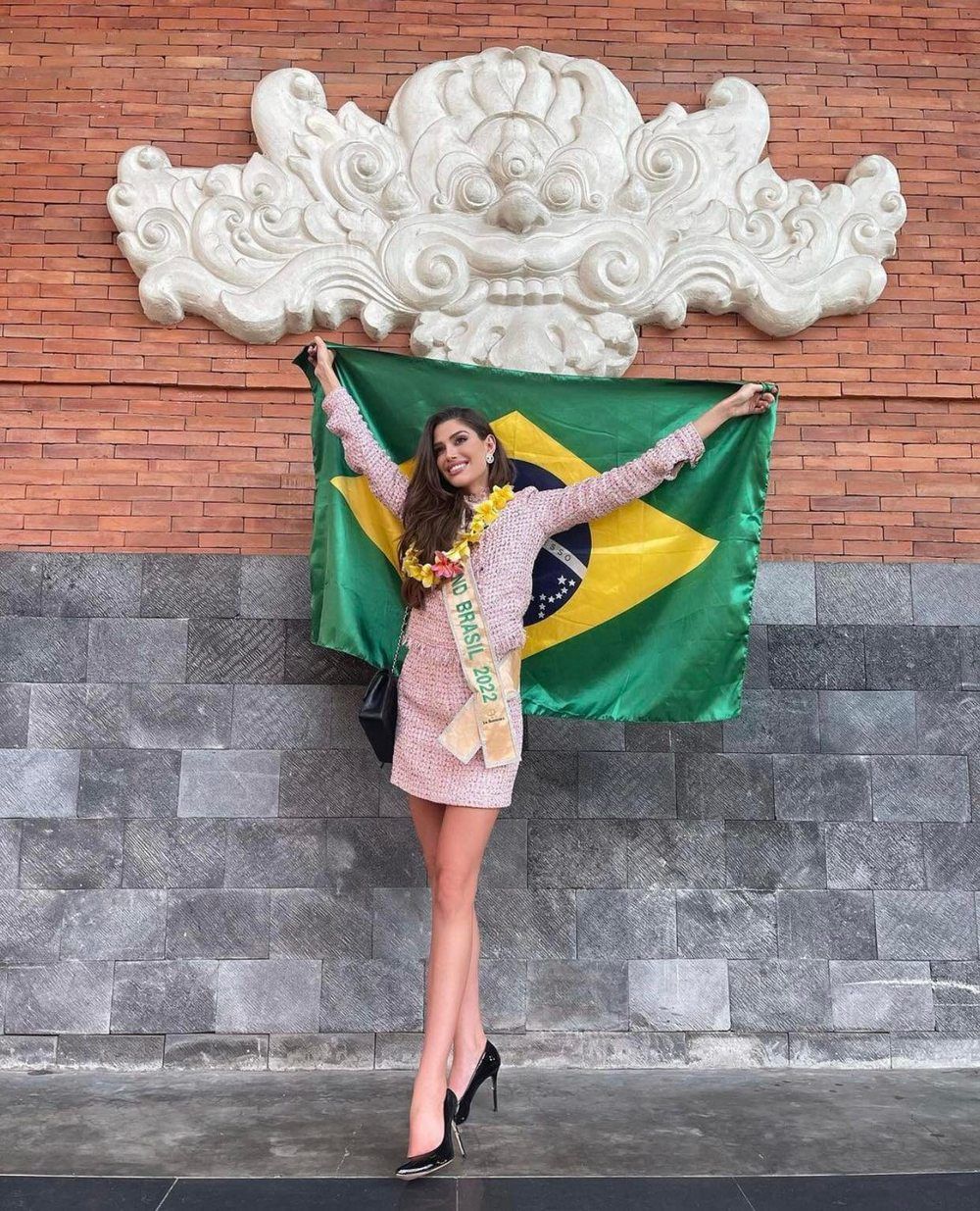 Isabella Menin - đại diện Brazil tại Miss Grand International 2022 được dự đoán sẽ là người chiến thắng 
