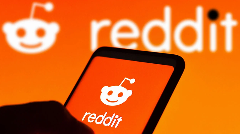 Alexis Ohanian trở thành một trong những người đồng sáng lập mạng xã hội Reddit 