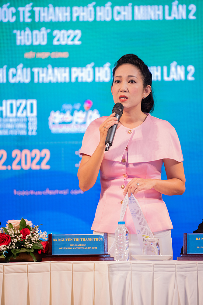 NSƯT Nguyễn Thị Thanh Thúy trong họp báo 