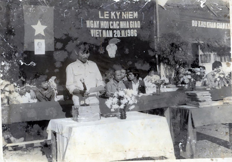 lễ kỉ niệm ngày nhà giáo Việt Nam năm 1986