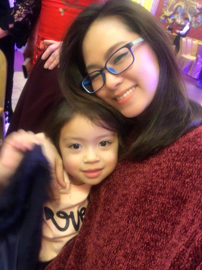3 năm trước, Lương Bích Hữu từng đăng ảnh với một bé gái làm dấy lên nghi vấn đây là con gái ruột của cô với Khánh Đơn