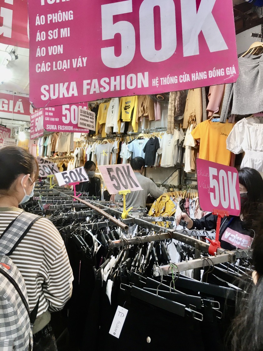 Đi chợ hỏi giá xong không mua, nữ khách hàng bị bà chủ 'tác động vật lý' khiến netizen bất bình - ảnh 6