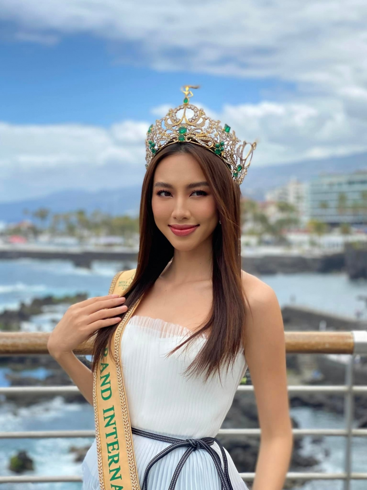 Thuỳ Tiên đăng quang Miss Grand International 2021