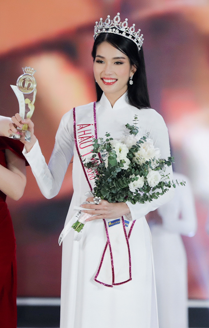 Bị Miss International loại tiếc nuối, á hậu Phương Anh khóc nức nở khi gặp Đỗ Hà - Ngọc Thảo ở sân bay - ảnh 12
