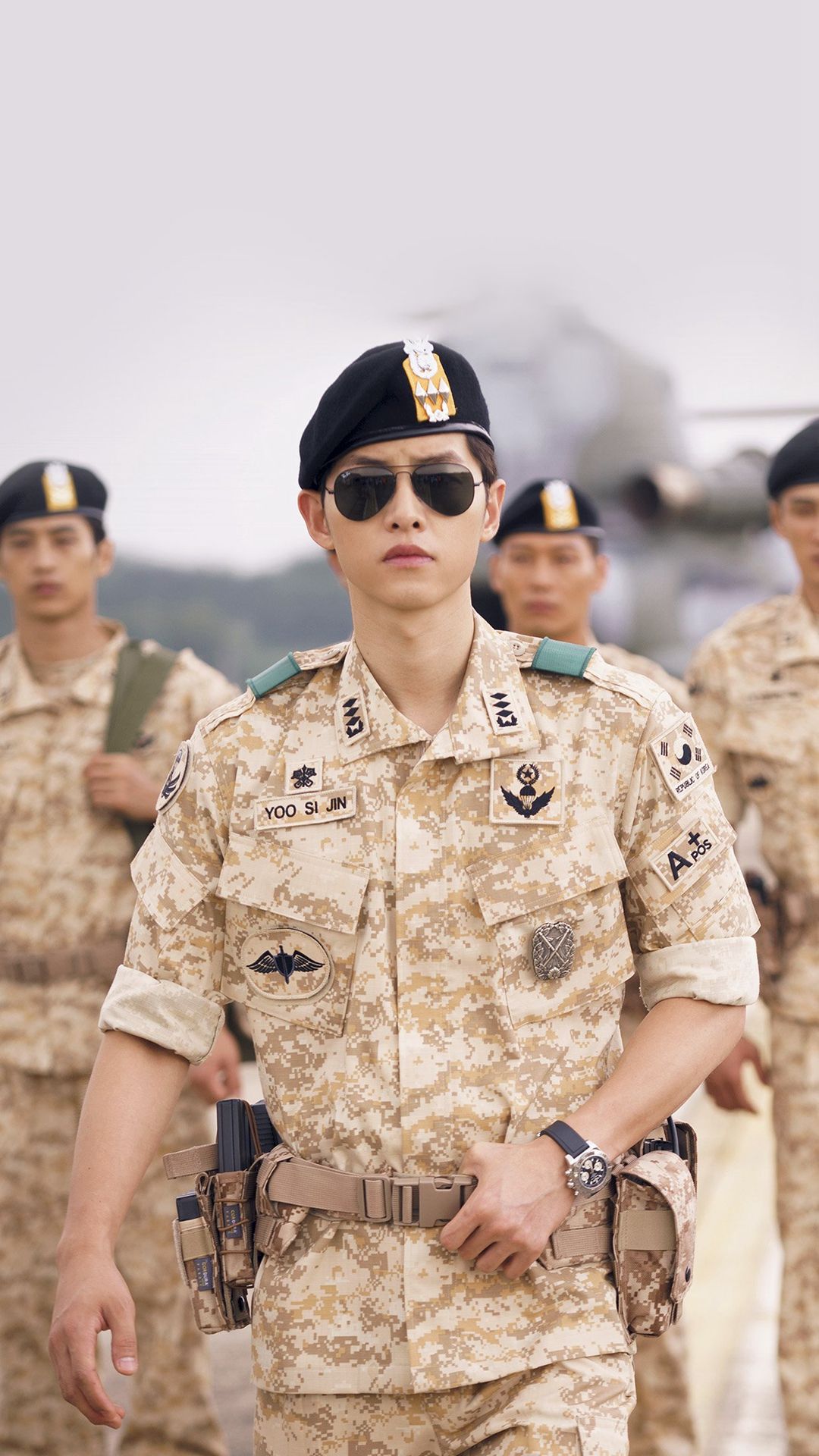 Song Joong Ki thành công với 'Hậu duệ mặt trời'