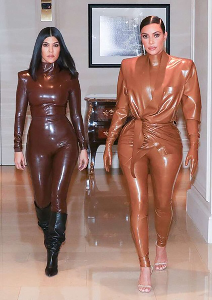 Kim Kardashian là tín đồ của những bộ trang phục latex