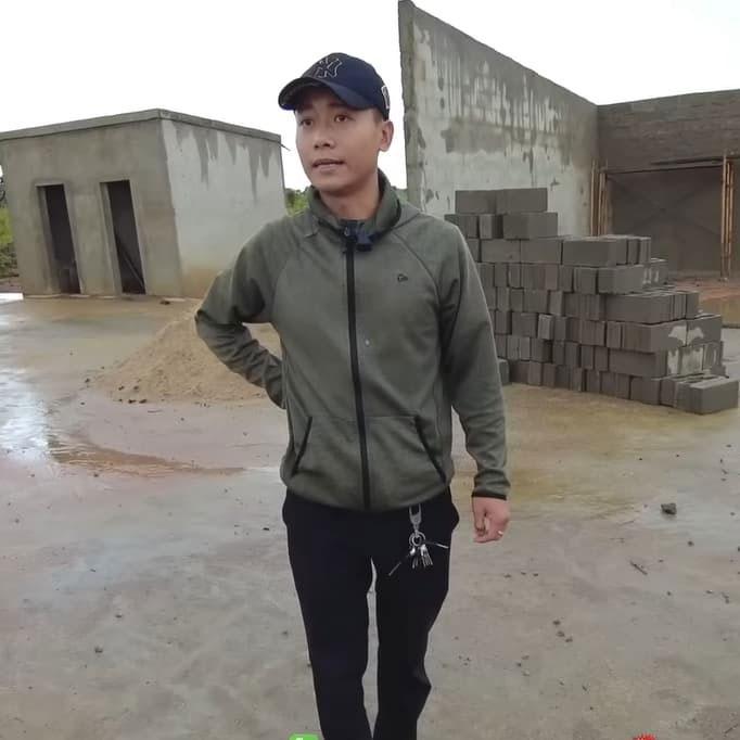 Quang Linh đau đầu vì cơn bão đánh sập nhà kho mới xây