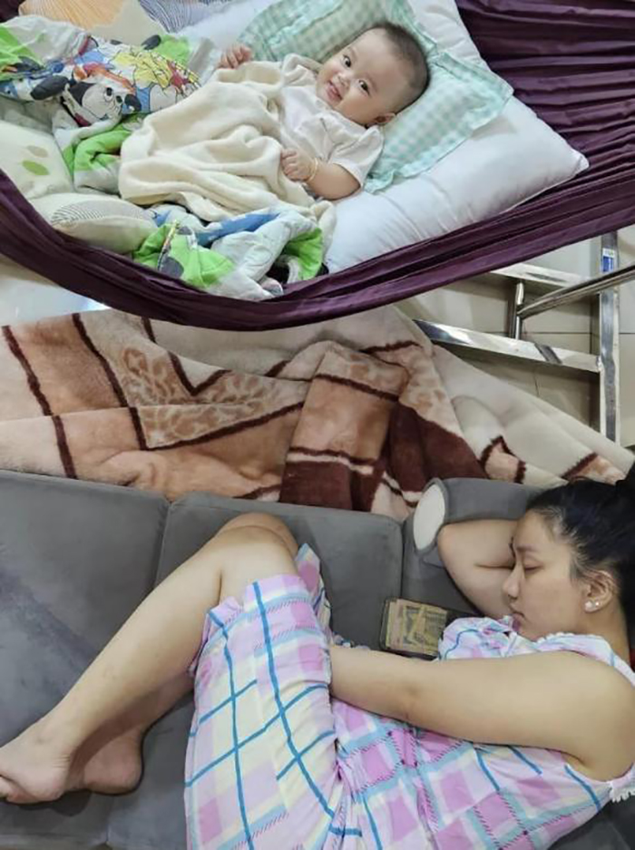 Lê Dương Bảo Lâm xót xa khi thấy cảnh vợ kiệt sức ngủ quên bên cạnh con trai