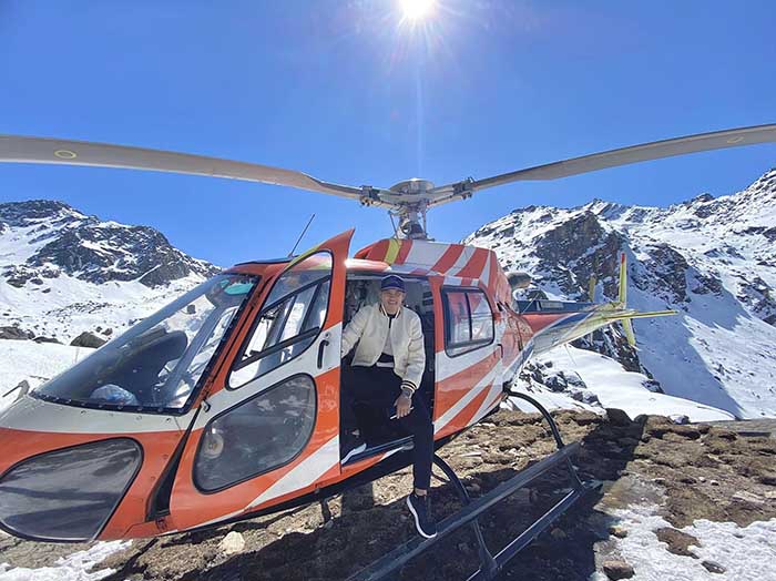 Vợ chồng Công Vinh - Thủy Tiên check-in sang chảnh tại núi tuyết, du lịch bằng trực thăng hơn chục triệu đồng? - ảnh 5
