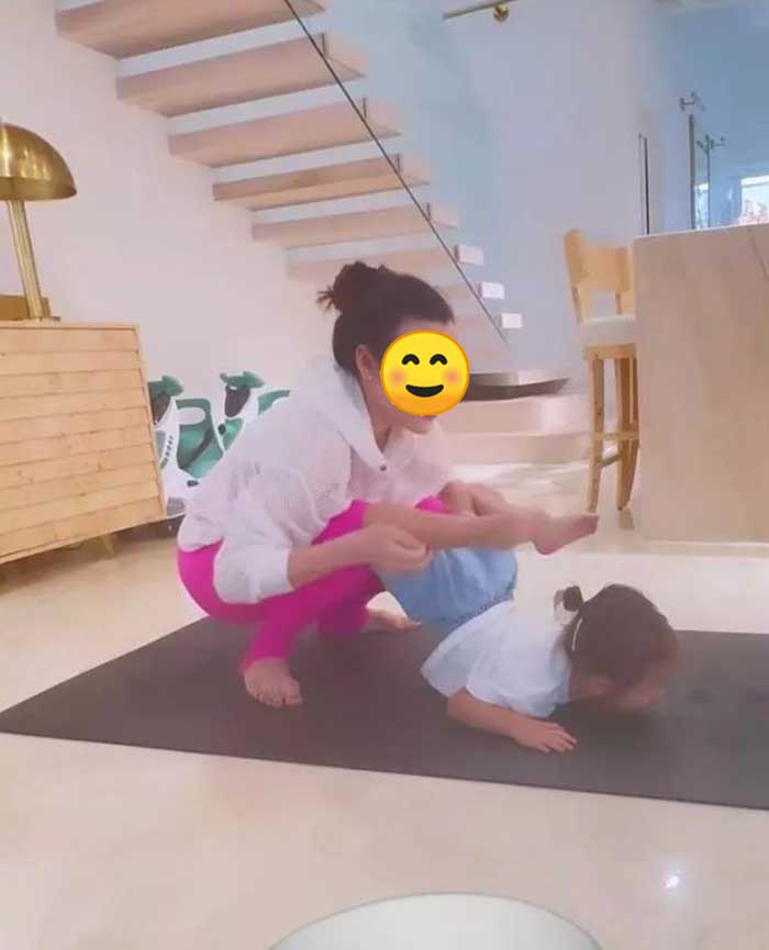 Ái nữ của Hồ Ngọc Hà mới 2 tuổi đã tập yoga uốn dẻo thành thục, có tương lai nối nghiệp mẹ - ảnh 6