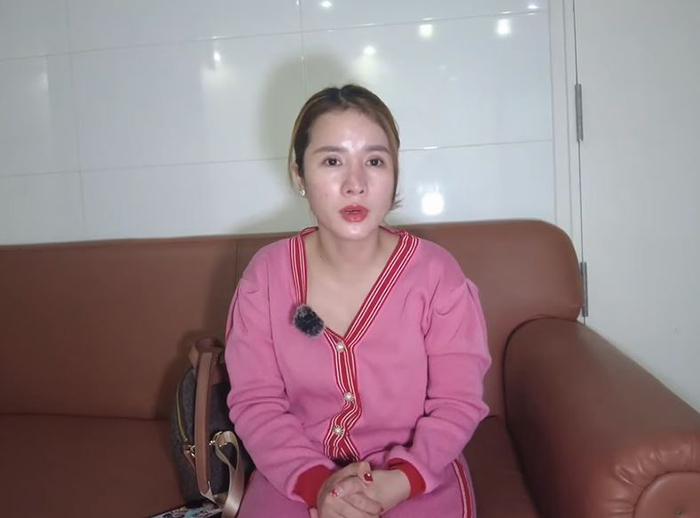 Bà Nhân Vlog lo lắng bật khóc khi thấy ca phẫu thuật của Quỳnh Trần JP kéo dài hơn dự kiến