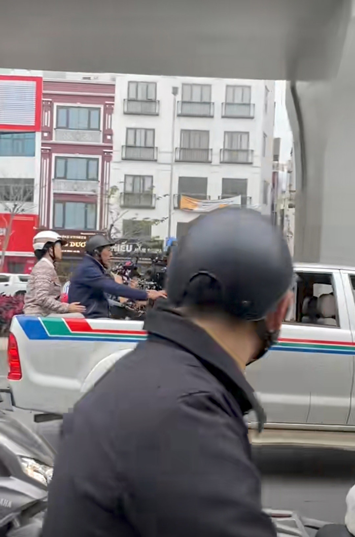 Hé lộ sự thật cảnh quay lái xe 'giả trân' trong phim Việt, 'sốc' ngang cảnh cưỡi ngựa phim nước ngoài - ảnh 2