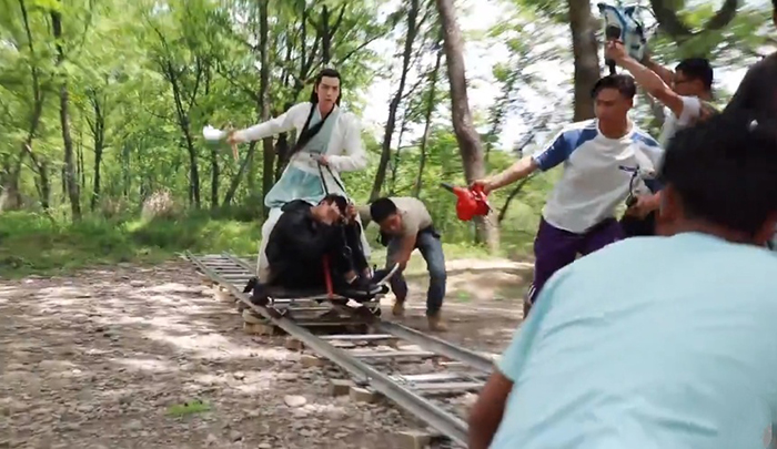 Hé lộ sự thật cảnh quay lái xe 'giả trân' trong phim Việt, 'sốc' ngang cảnh cưỡi ngựa phim nước ngoài - ảnh 8