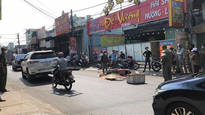 Tai nạn xảy ra ngay khúc đường Nguyễn Thị Tú (quận Bình Tân, TP.HCM)