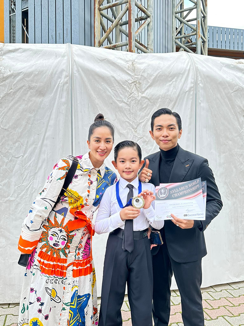 Khánh Thi và Phan Hiển tự hào khi con trai lập kỷ lục trong cuộc thi dancesport ở Italia dù chỉ mới 8 tuổi