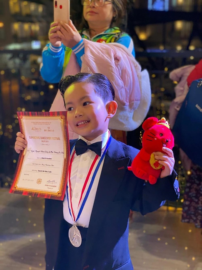 Chỉ mới 8 tuổi, con trai Phan Hiển - Khánh Thi đoạt HCV ở nước ngoài, lập kỷ lục cho Việt Nam - ảnh 6
