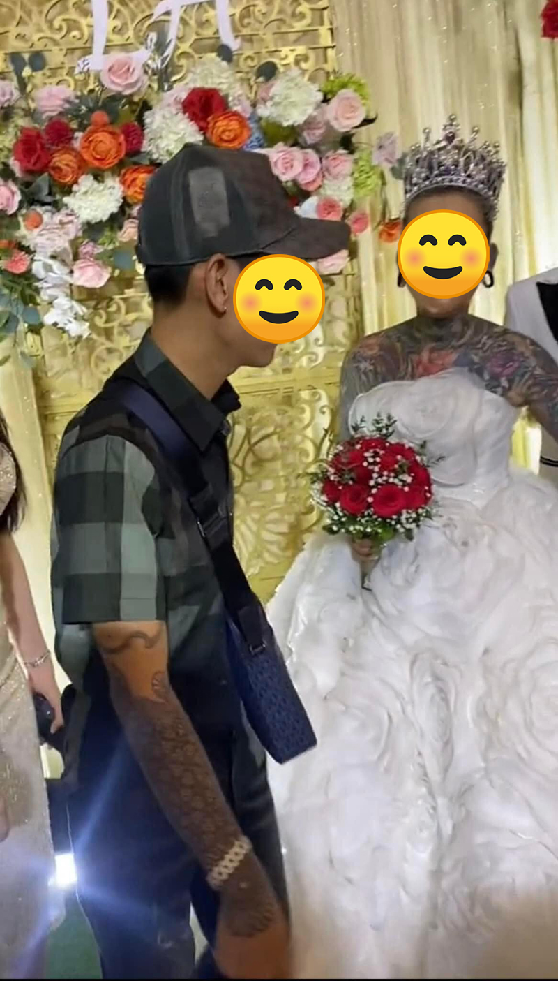Độc lạ: Cô dâu xăm kín cổ kết hôn với chú rể 'hiền queo', netizen nói 'bà hàng xóm tới công chuyện' - ảnh 2