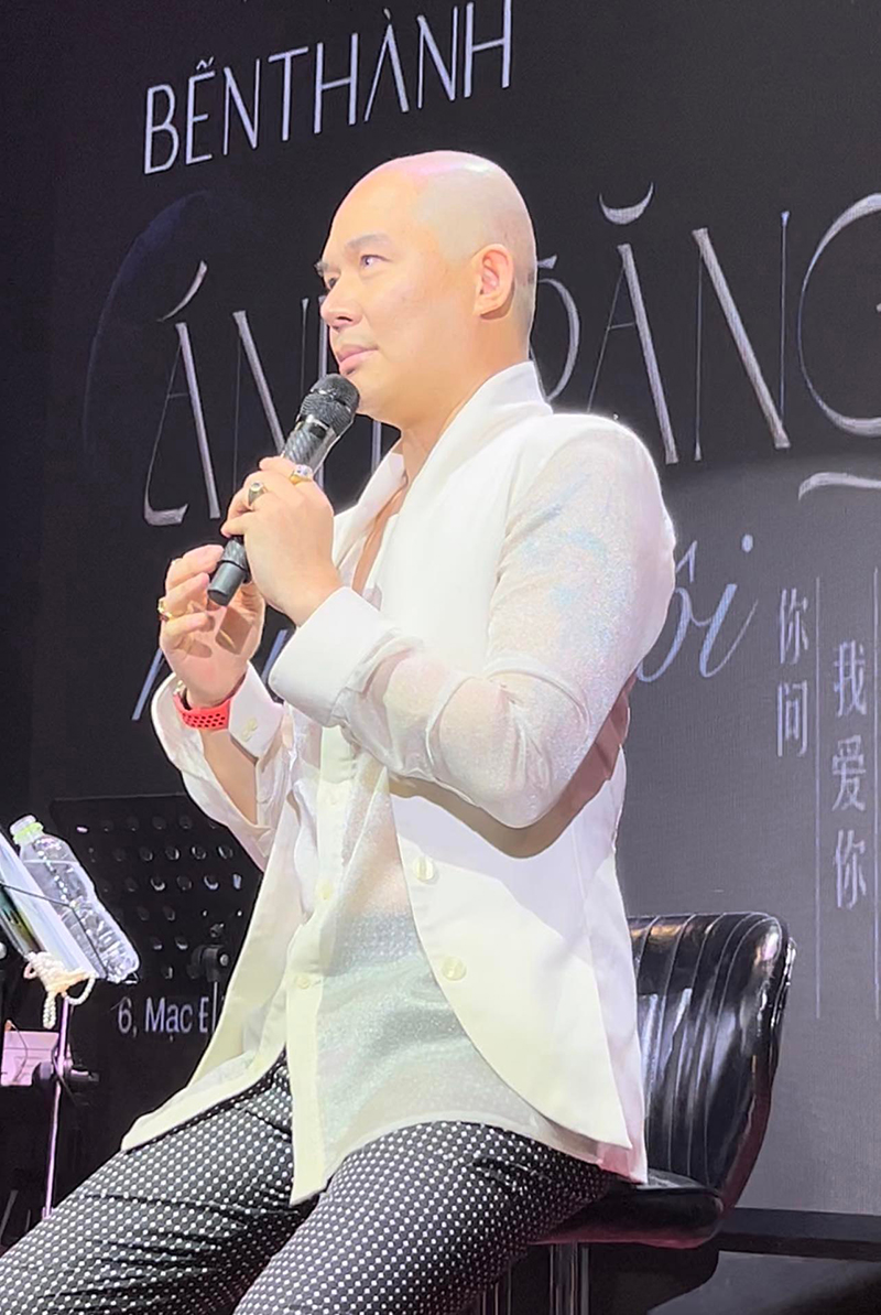 Nathan Lee thách những ca sĩ Việt Nam, kể cả 'ông hoàng nhạc Việt' đọ giọng với mình