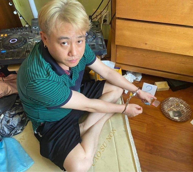Hữu Tín bị bắt khi đang sử dụng ma túy tại nhà riêng vào tháng 6/2022
