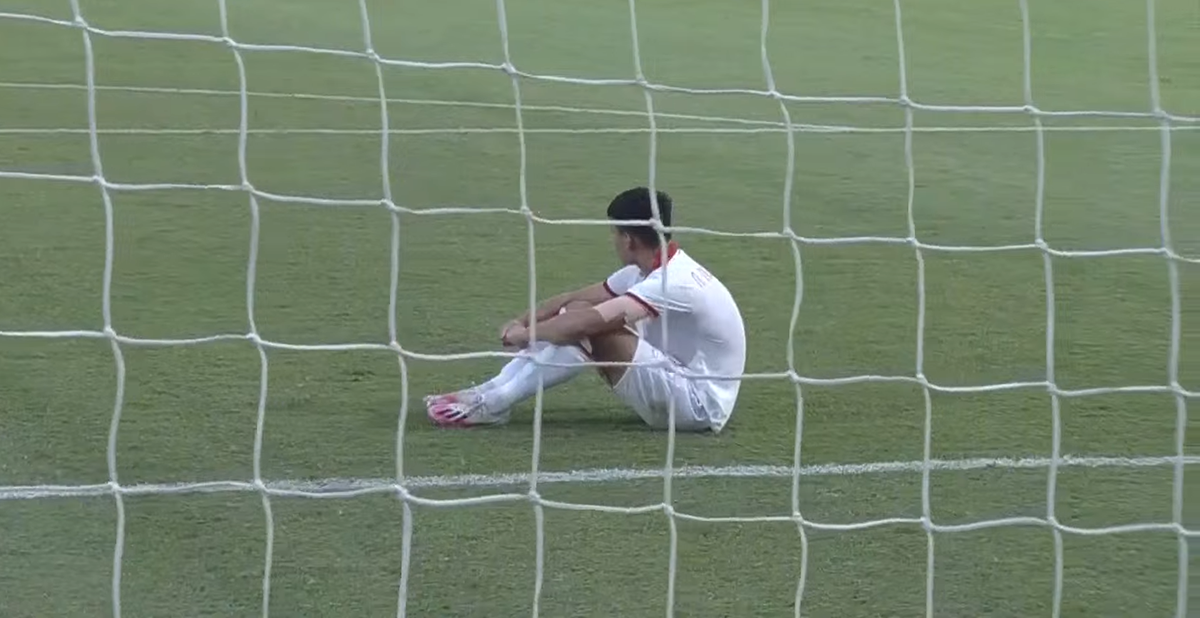 Cầu thủ Việt Nam tiếc nuối sau bàn thua ngay phút bù giờ