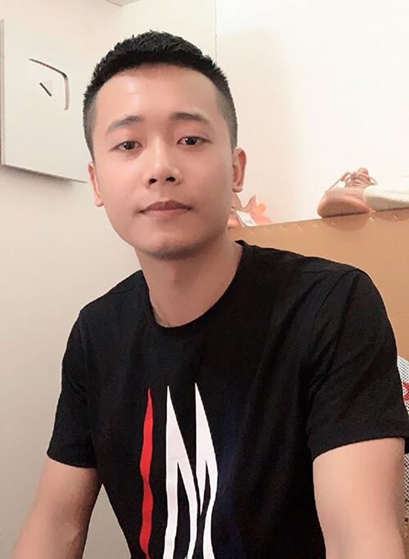 Quang Linh Vlog là nam Youtuber người Việt hiện đang sinh sống ở châu Phi