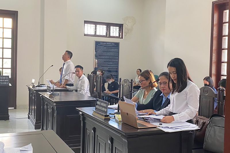 Bà Đặng Thùy Trang xuất hiện ở phiên tòa xét xử trưa ngày 31/5