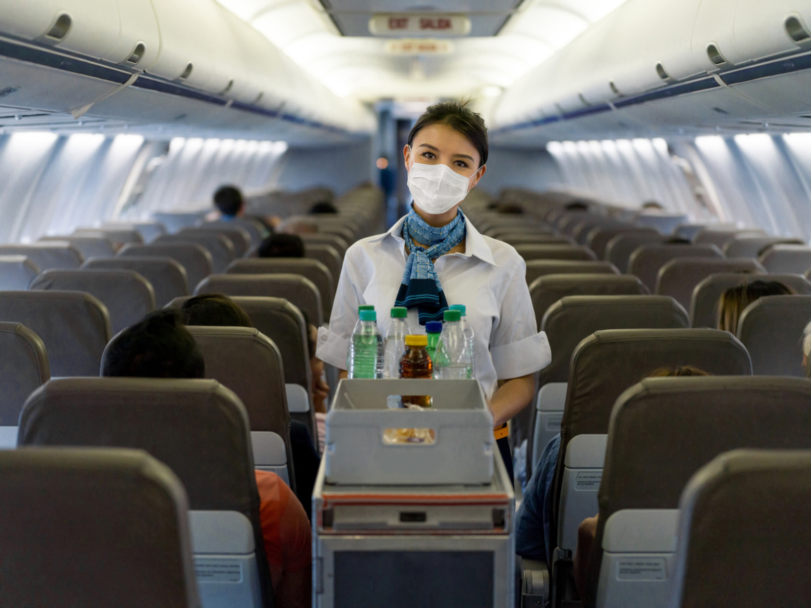Hầu như mọi chuyến bay đều có cung cấp nước lọc không giới hạn miễn phí cho khách