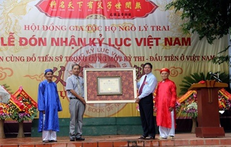 Dòng họ Ngô Lý Trai ở Nghệ An xác lập kỷ lục Guinness Việt Nam với thành tích 5 người trong dòng họ đỗ đạt khoa cử