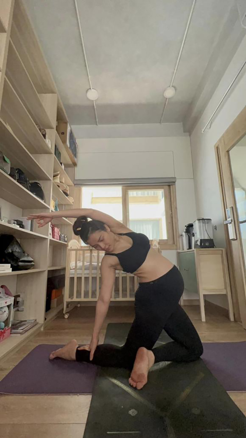 Sắp 'vỡ chum', Phương Trinh Jolie gây thót tim khi tập yoga tư thế khó, mẹ bầu không dám nhìn - ảnh 2