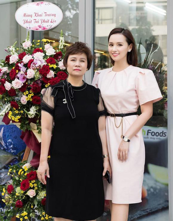 Lã Thanh Huyền sở hữu nhan sắc và khả năng kinh doanh từ mẹ