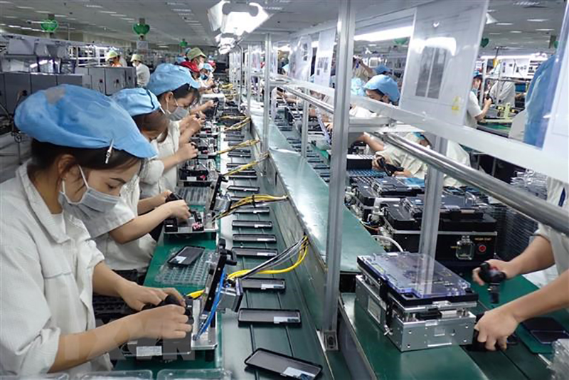 Sản xuất linh kiện điện thoại để xuất khẩu