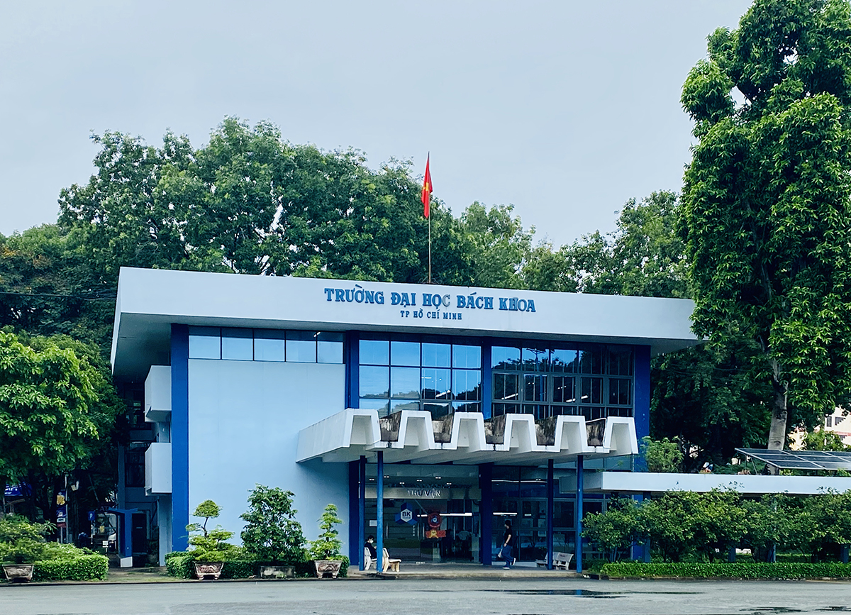 Tỷ phú Trần Bá Dương từng học ngành máy nâng chuyển bốc xếp của trường Đại học Bách khoa TP.HCM