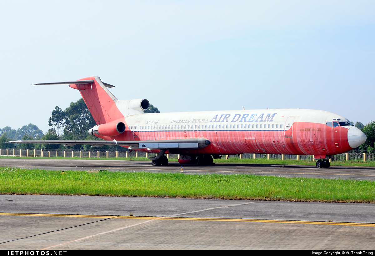 Sau khi bị chính phủ Campuchia từ chối, chiếc máy bay trở thành phương tiện vô chủ và phải đỗ 'tạm' ở Việt Nam suốt 15 năm