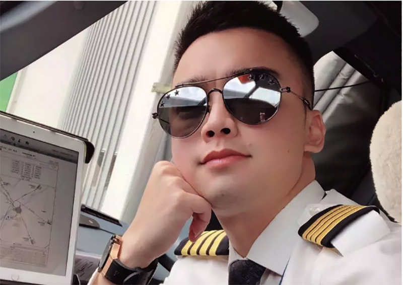 Từng là sao nhí nổi tiếng nhưng sau khi trưởng thành, Phạm Hà Duy theo đuổi sự nghiệp phi công