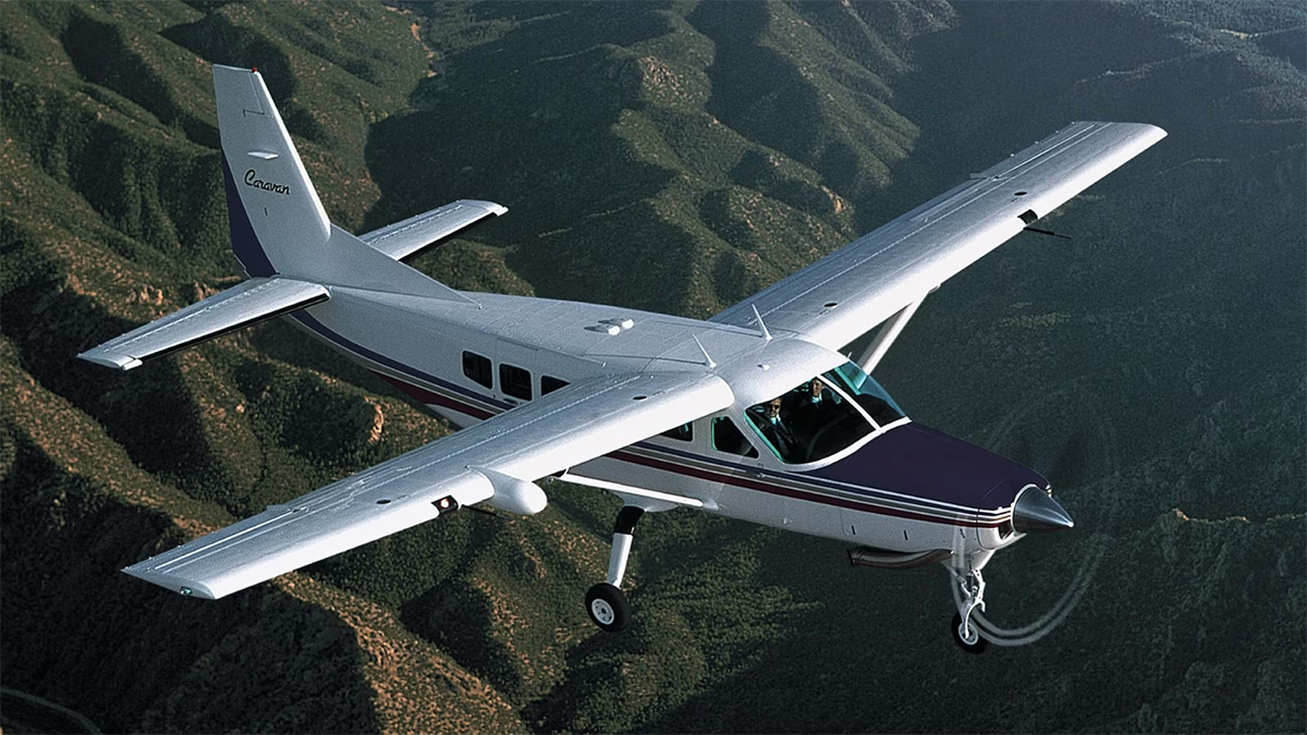Chiếc máy bay Cessna 208B Caravan ở độ cao 3.000m nhưng không thể liên lạc được với 2 phi công