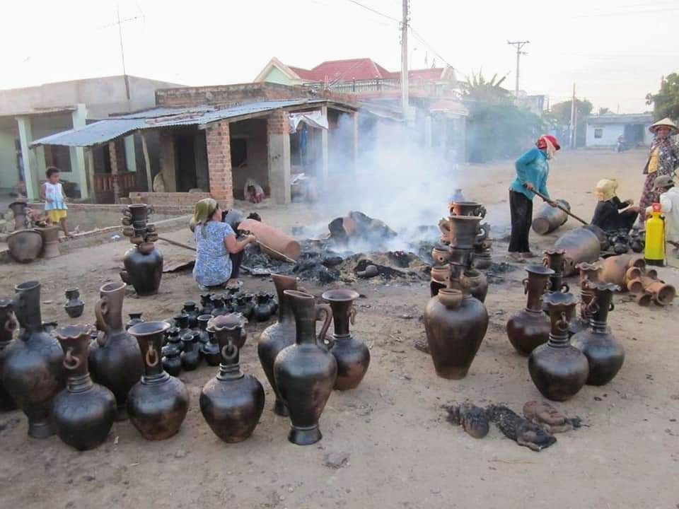 Làng gốm cổ Bàu Trúc là làng gốm xưa nhất Đông Nam Á đến nay