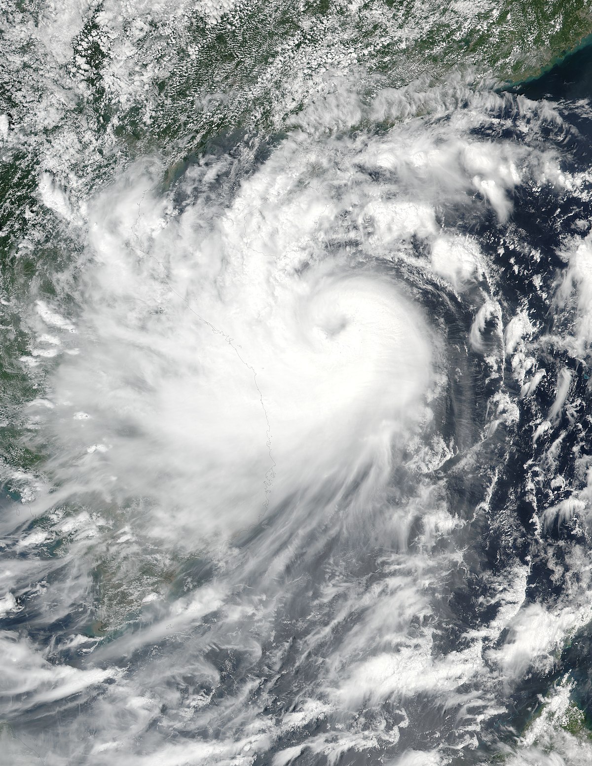 Phát hiện cơn bão mới tên Doksuri ở 'ổ bão' Thái Bình Dương, gợi nhớ ký ức đau thương năm 2017 - ảnh 2