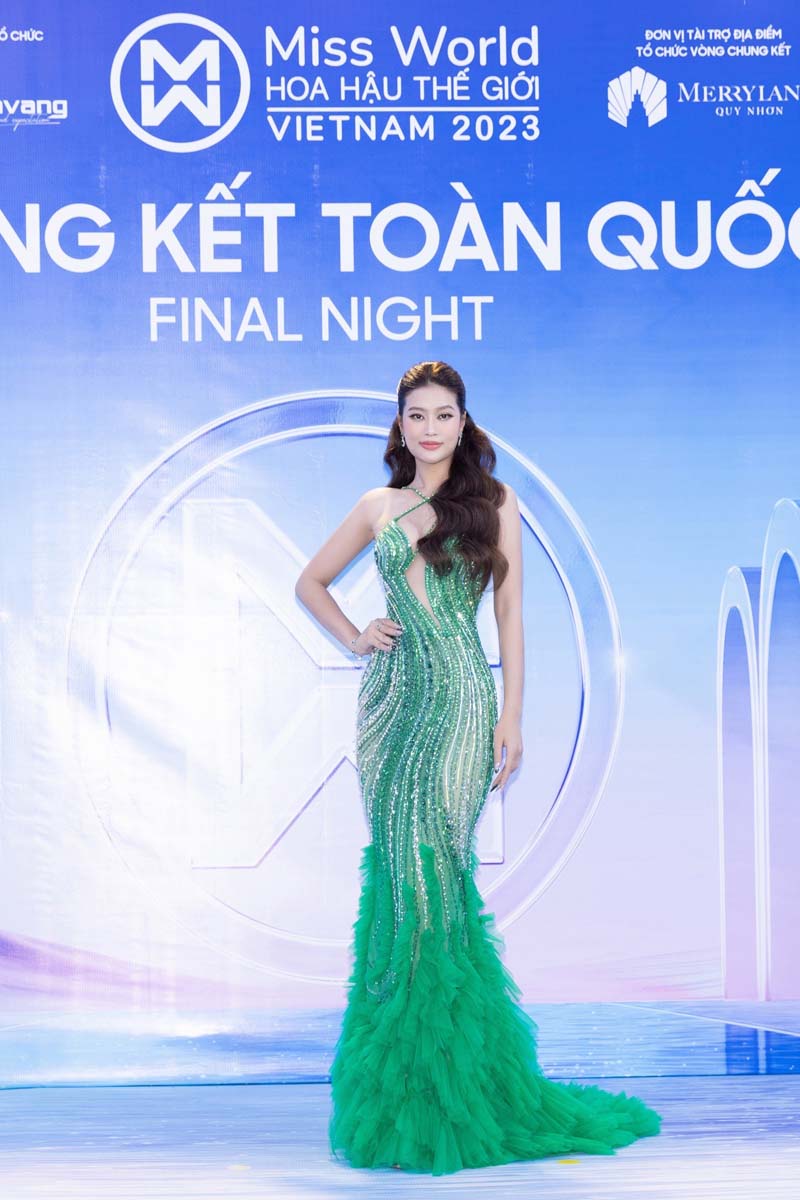 Thảm đỏ Miss World Vietnam: Bảo Ngọc gây chú ý với vương miện hậu ồn ào, Thùy Tiên chiếm trọn 'spotlight' - ảnh 8