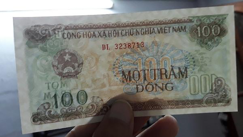 Trên mặt tờ tiền 100 đồng không có in ảnh Chủ tịch Hồ Chí Minh