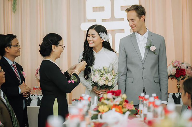 Năm 2018, Diệu Thúy kết hôn với chồng nước ngoài