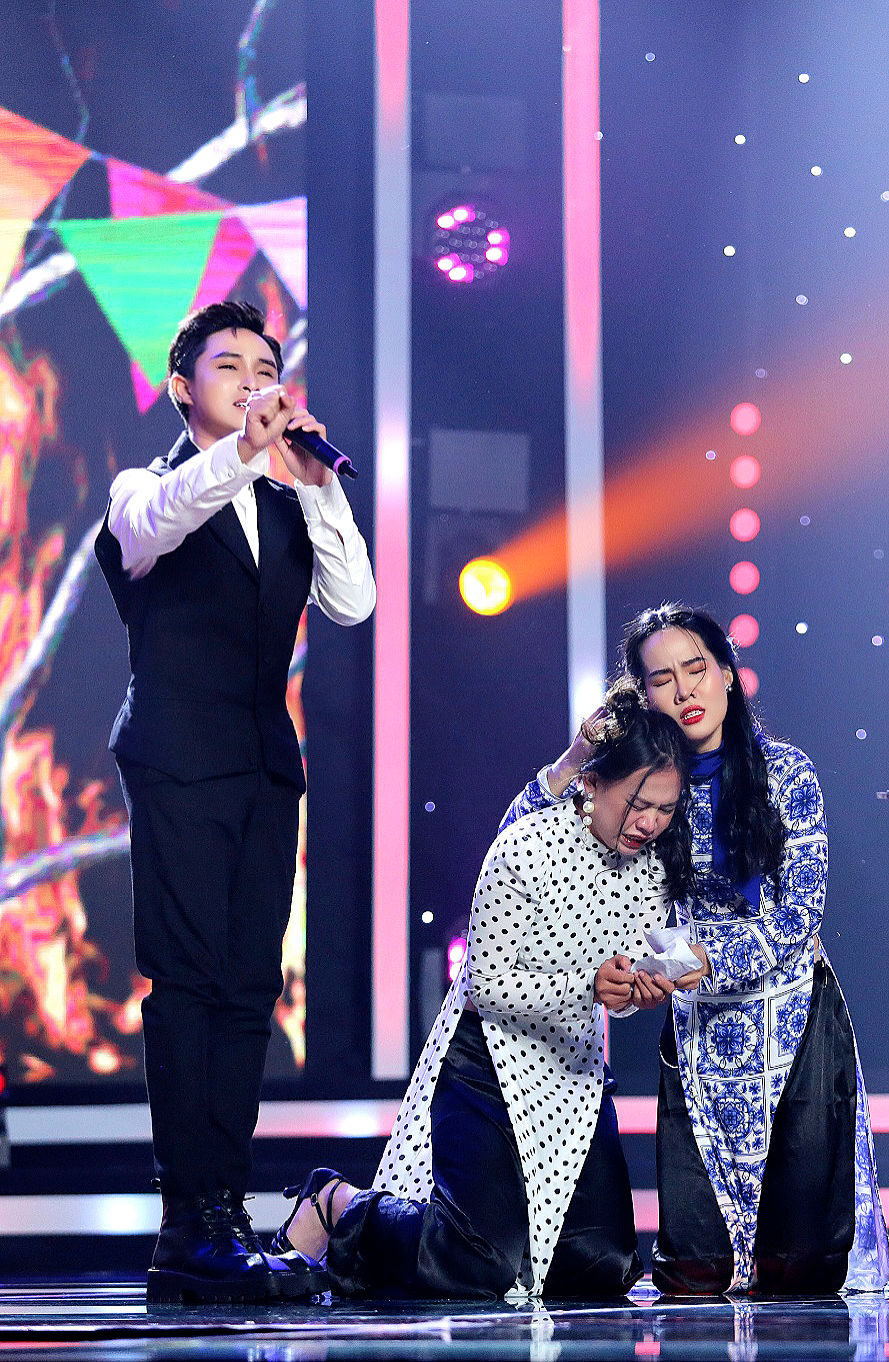 Trương Trần Anh Duy biểu diễn ca khúc 'Bậu ơi đừng khóc'
