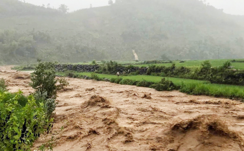 Sơn La, Lai Châu, Điện Biên... cùng nhiều khu vực miền núi đều chịu ảnh hưởng nặng nề của bão lũ