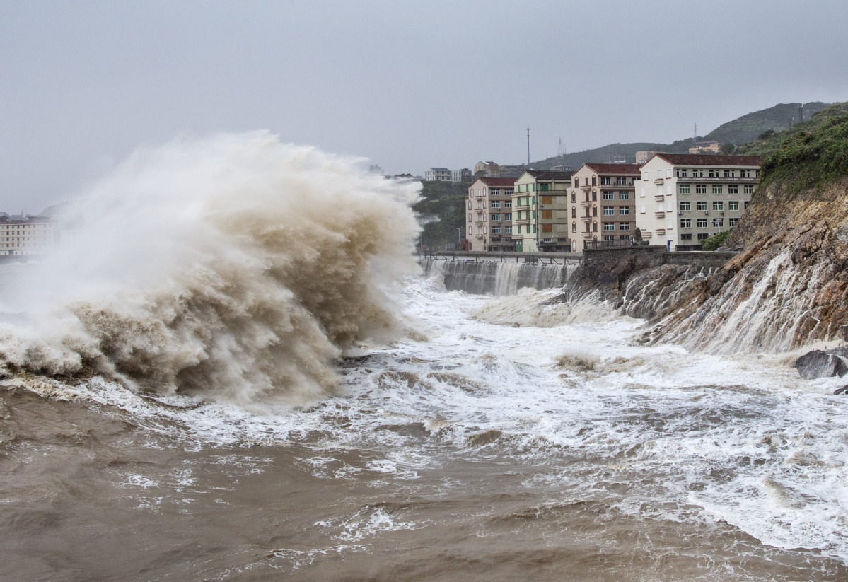 Bão số 2 và bão Khanun đã tạo nên tình hình thời tiết cực đoan chưa từng thấy ở vùng Đông Bắc Trung Quốc