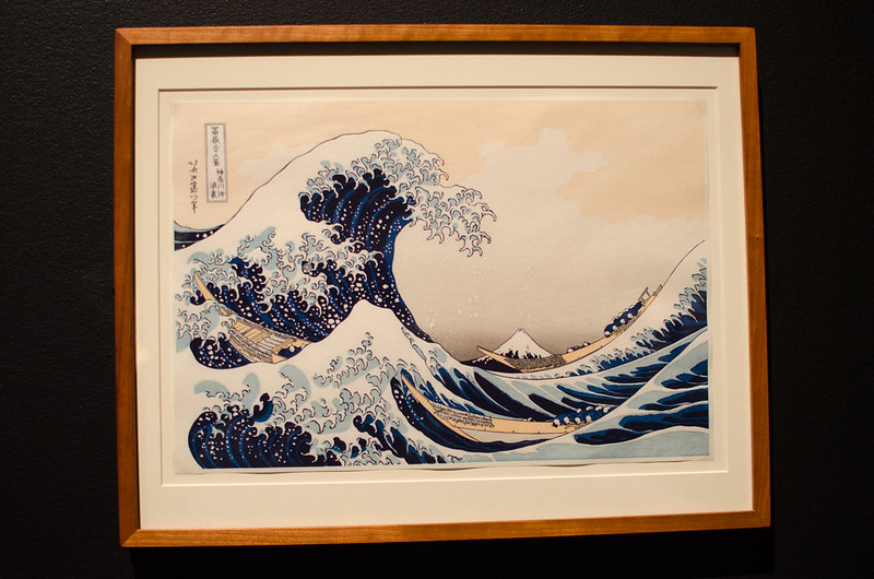 Vì là tranh mộc bản nên trên thế giới có đến hơn 8.000 bức tranh 'Sóng lừng ngoài khơi Kanagawa'
