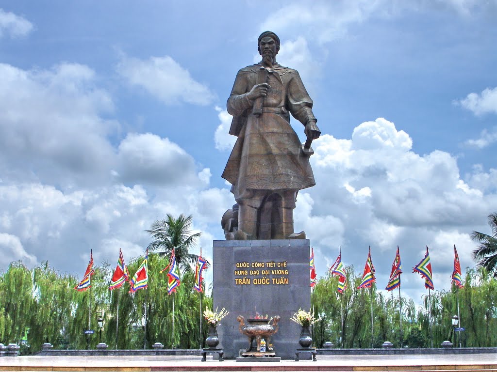 Tượng của Trần Hưng Đạo được đúc và đặt ở nhiều nơi trên khắp Việt Nam