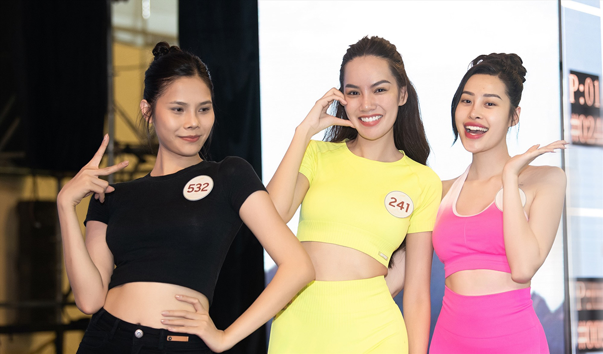 Thí sinh Miss Grand Vietnam 2023 tập hô tên trước thềm Chung khảo, netizen 'soi' mặt mộc đỉnh chóp - ảnh 2