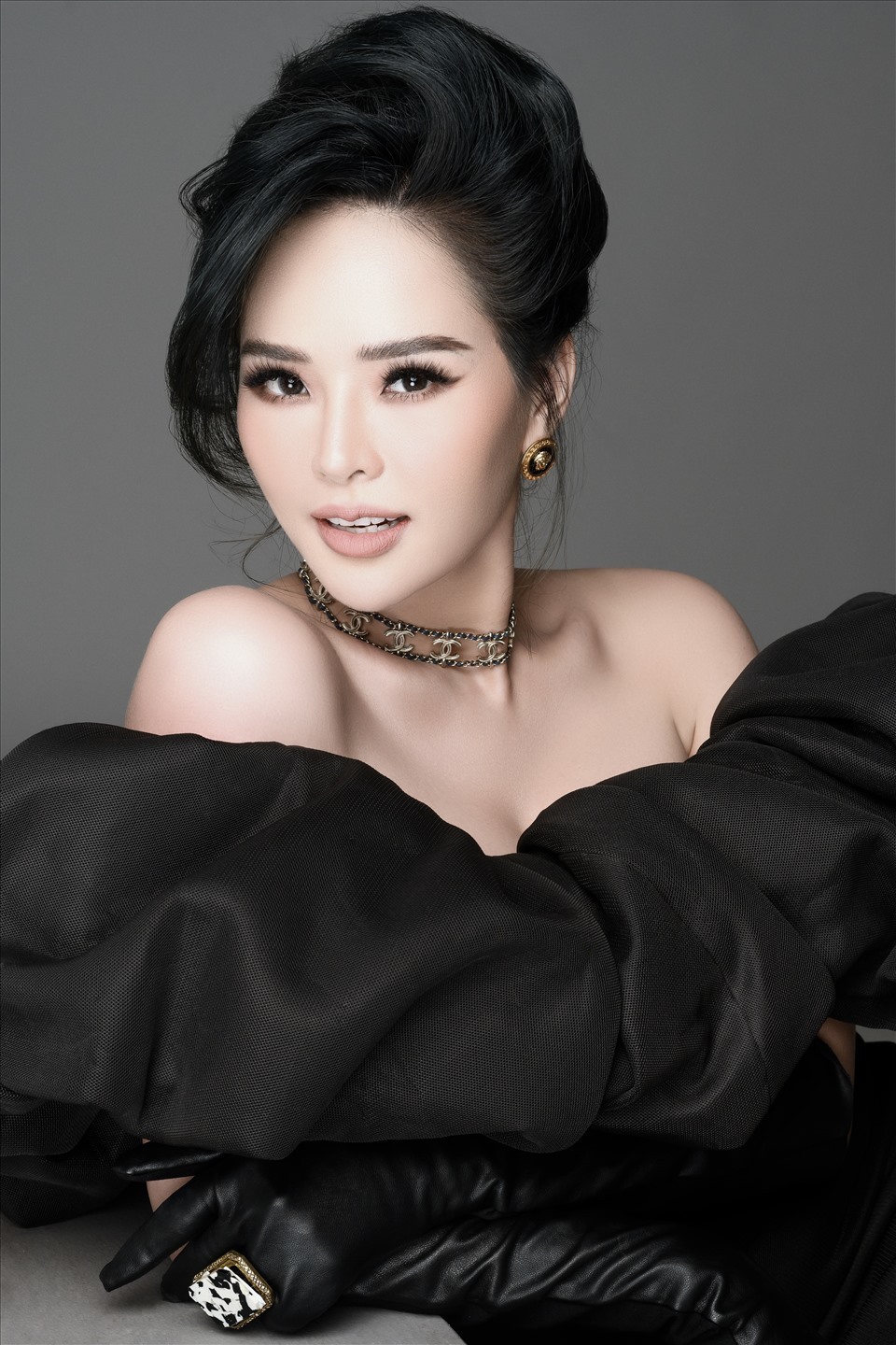 Hoa hậu Diễm Hương với nhan sắc lung linh