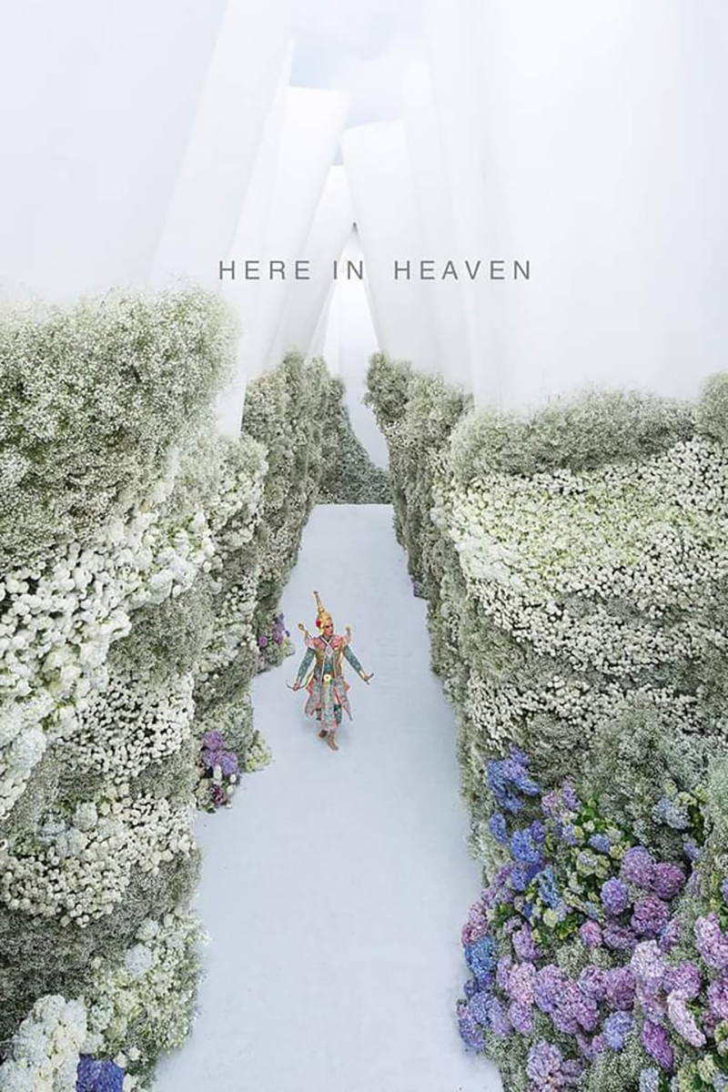Sững sờ tang lễ hoành tráng của giới siêu giàu: Hàng ngàn hoa tươi như cổng thiên đàng? - ảnh 1